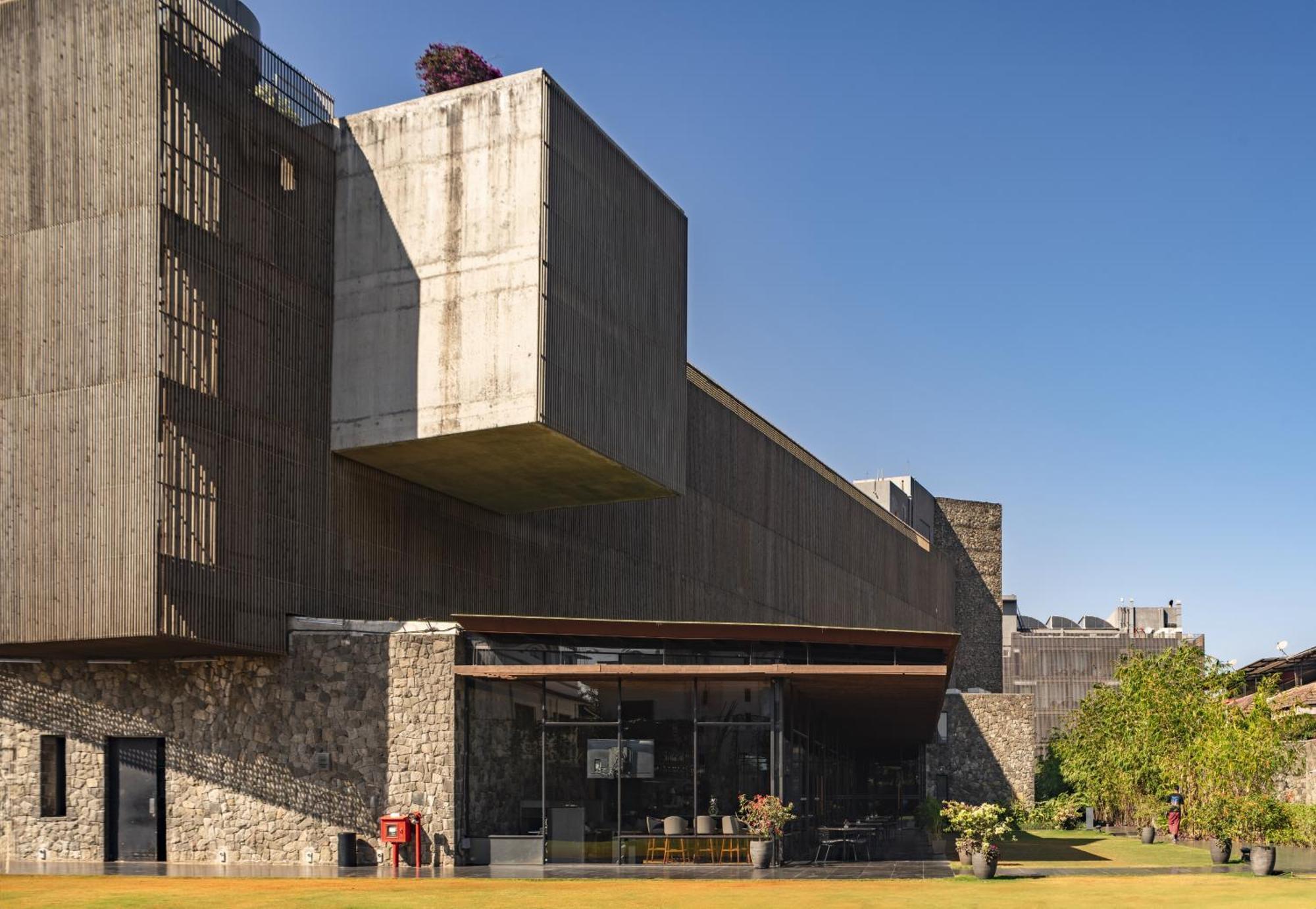 Radisson Resort And Spa לונבלה מראה חיצוני תמונה The Scottish Parliament