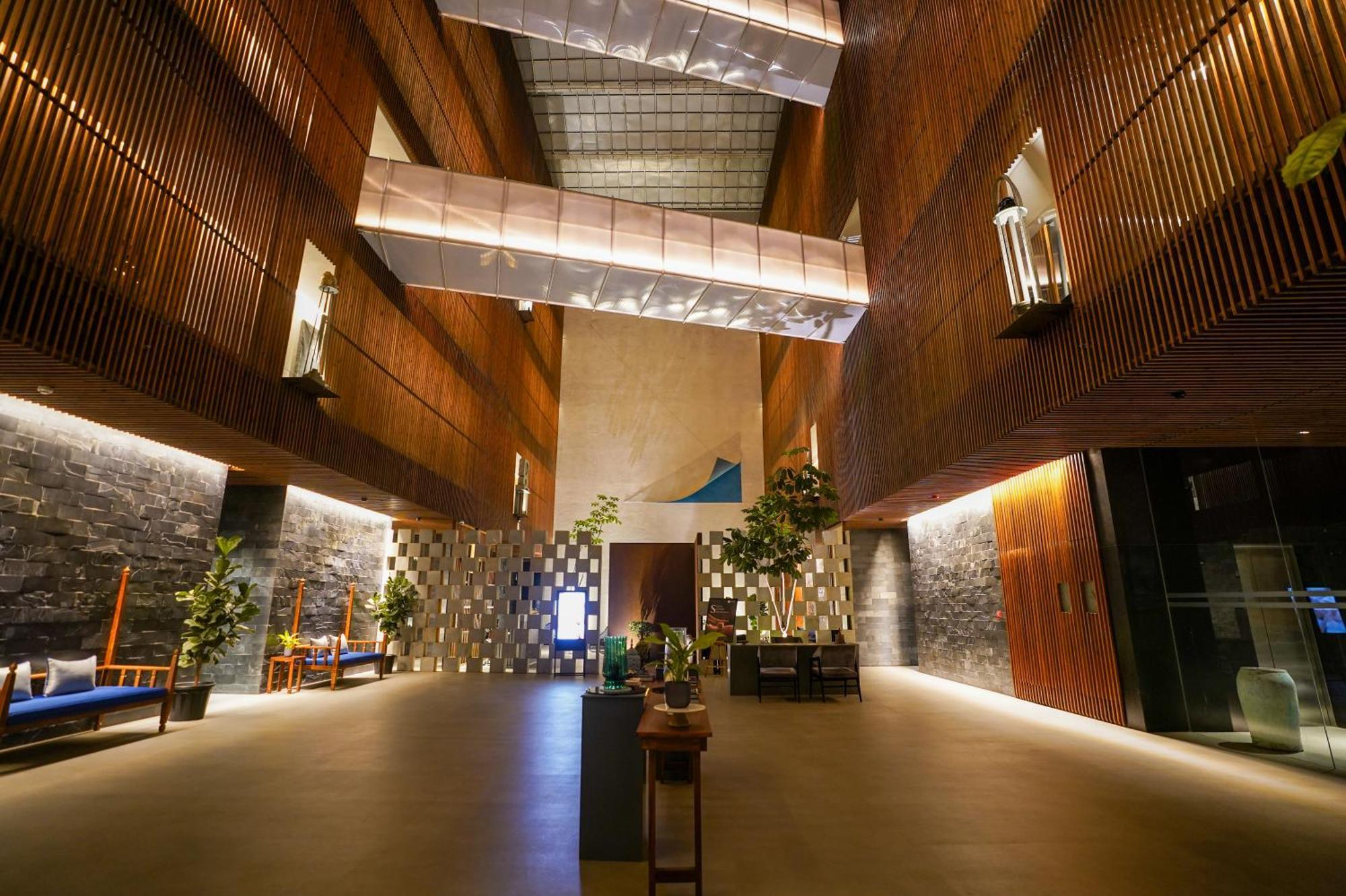 Radisson Resort And Spa לונבלה מראה חיצוני תמונה The lobby of the hotel