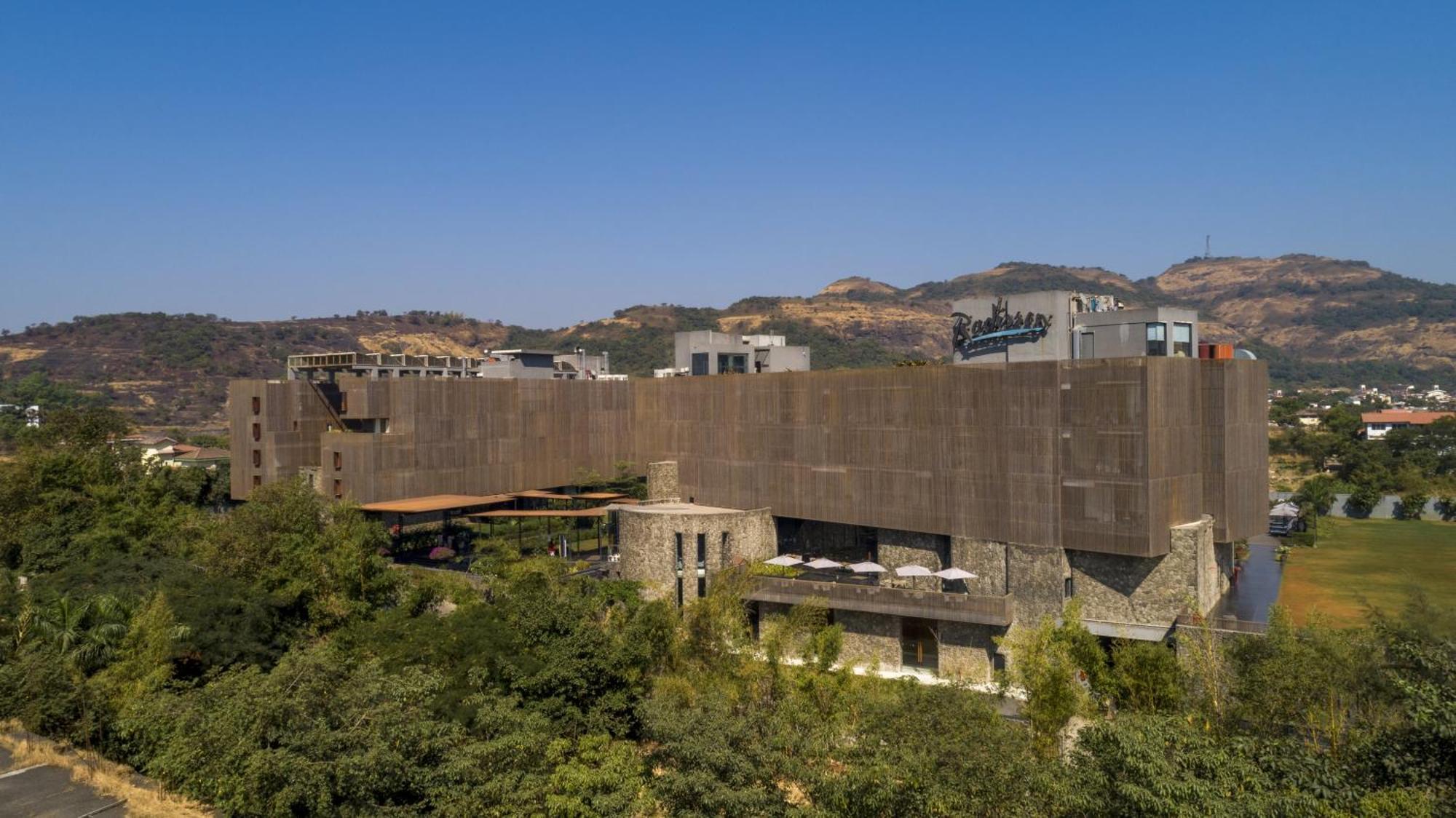 Radisson Resort And Spa לונבלה מראה חיצוני תמונה The Skanderbeg Square
